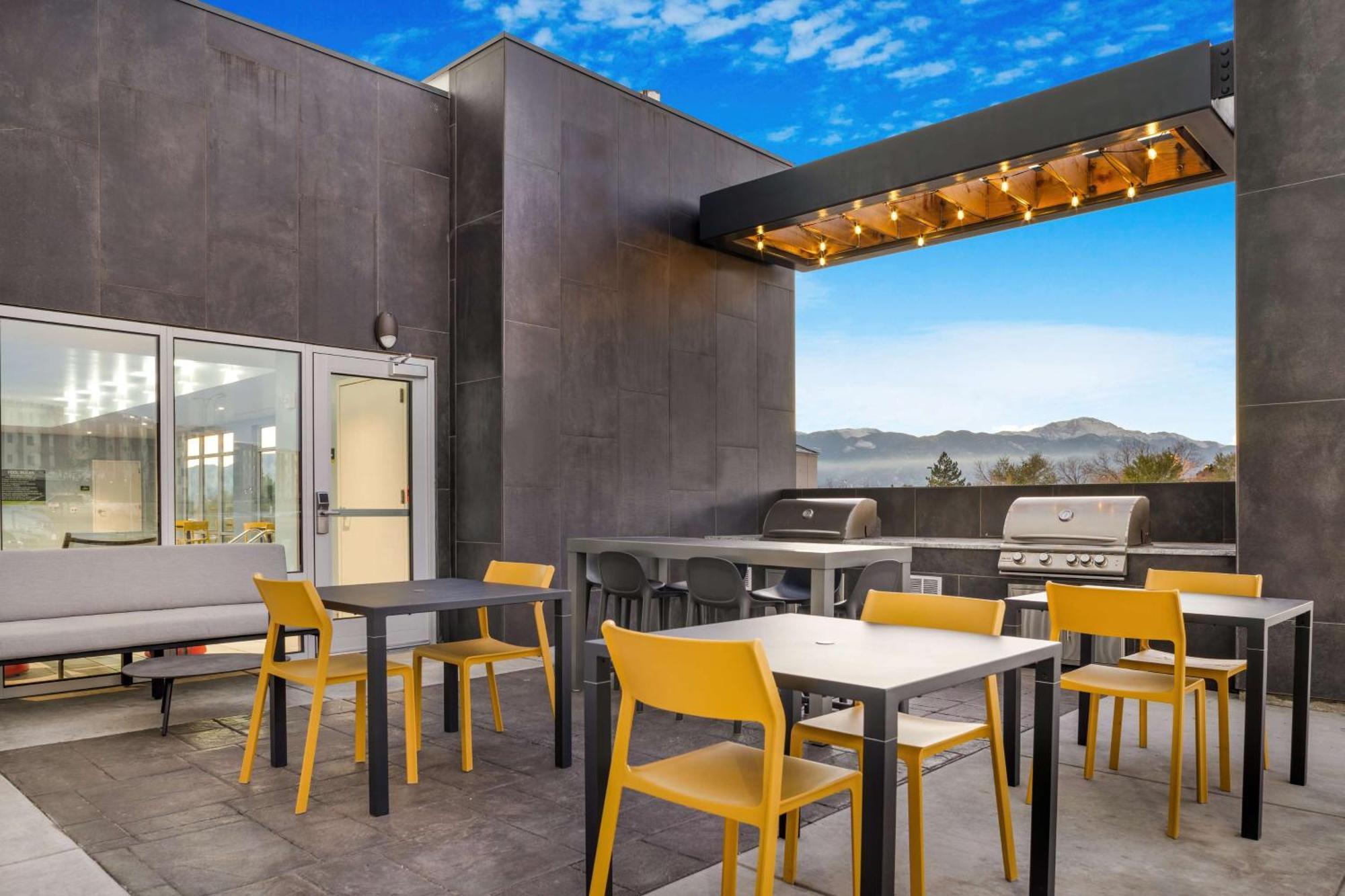 Home2 Suites By Hilton Colorado Springs Airport Екстер'єр фото
